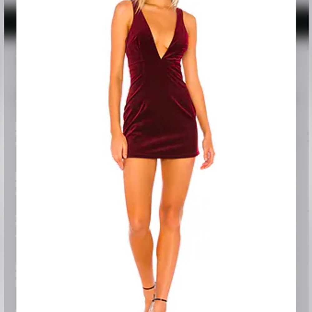superdown TIKA DEEP V DRESS IN WINE XS